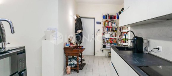3 rooms Apartment in Milan, Italy No. 301352 10