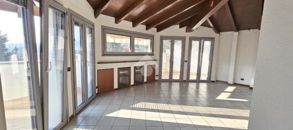 3 rooms Villa in Induno Olona, Italy No. 5080 2