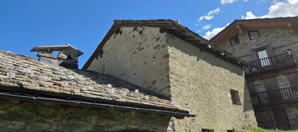 3 Schlafzimmer Haus in Saint Marcel, Italy, Nr. 379026 8