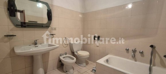 4 bedrooms Apartment in Florence, Italy No. 14065 12
