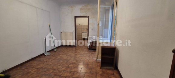 4 bedrooms Apartment in Florence, Italy No. 14065 3
