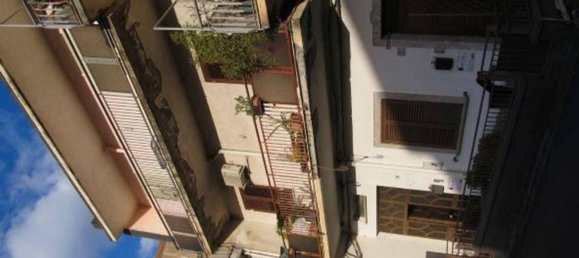 Apartamento de 3 dormitorios en Fiumefreddo di Sicilia, Italy No. 377014 11