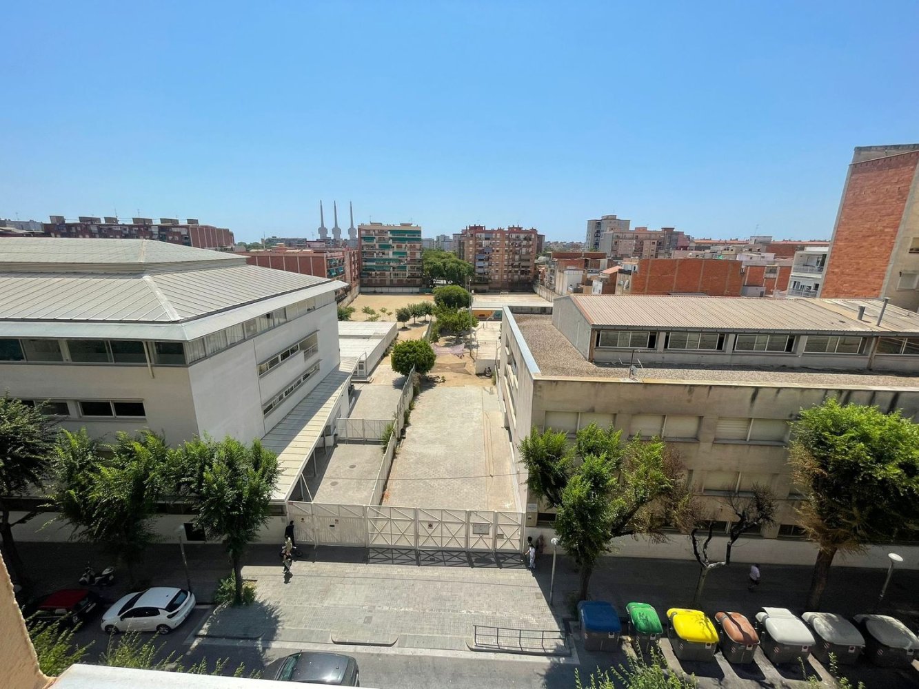 3 bedrooms Apartment in Badalona, Spain No. 215788