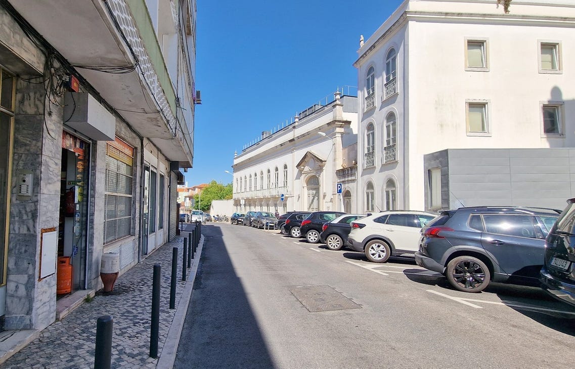 56m² Commercial property in Lisbon, Portugal No. 214863