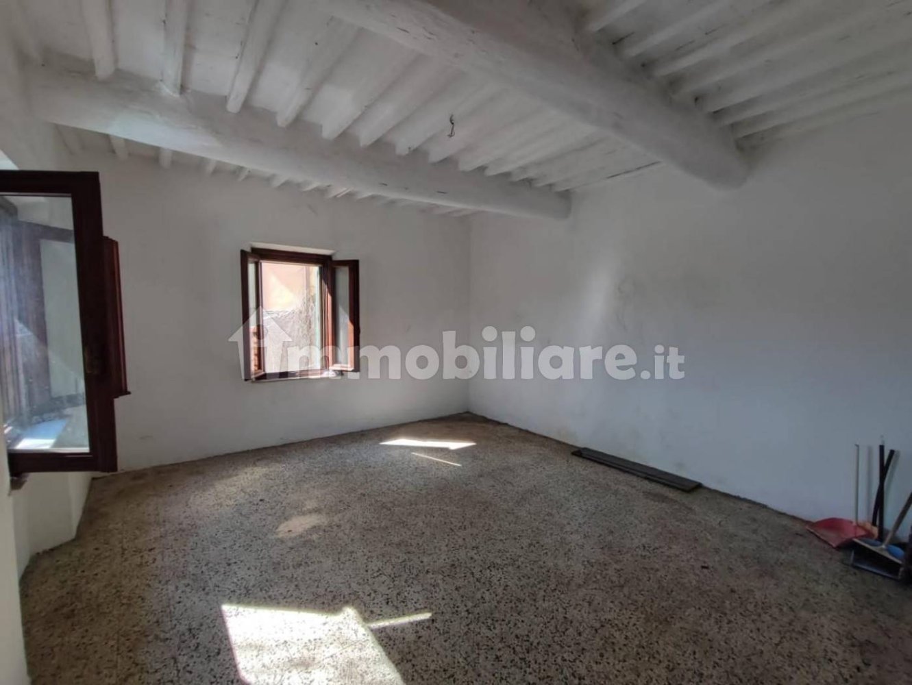 3 bedrooms House in Pisa, Italy No. 135011