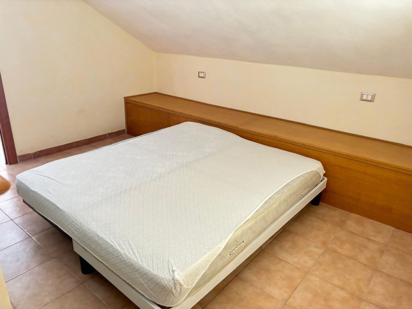 Duplex de 3 divisões em Isola di Capo Rizzuto, Italy N.º 146938