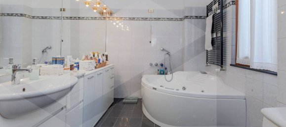 4 rooms Apartment in Milan, Italy No. 241706 36