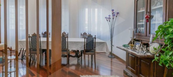 4 rooms Apartment in Milan, Italy No. 241706 8