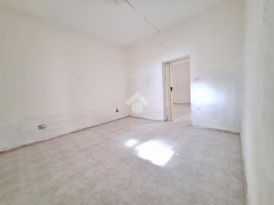 Квартира с 2 комнатами в Палермо, Италия № 174247