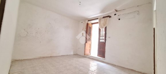 Квартира с 2 комнатами в Палермо, Италия № 174247 4