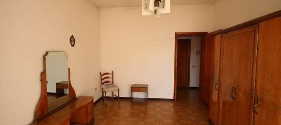 4-salle Appartement à Olgiate Comasco, Italy No. 102289 9