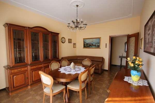 4-salle Appartement à Olgiate Comasco, Italy No. 102289