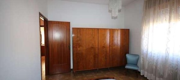 4-salle Appartement à Olgiate Comasco, Italy No. 102289 8