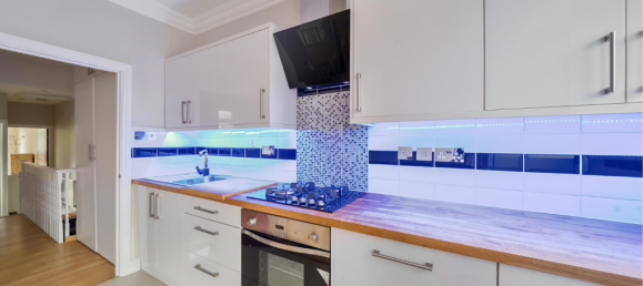 2 bedrooms Apartment in London, United Kingdom No. 12411 17