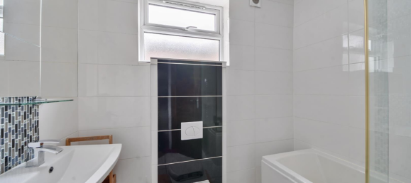 2 bedrooms Apartment in London, United Kingdom No. 12411 5