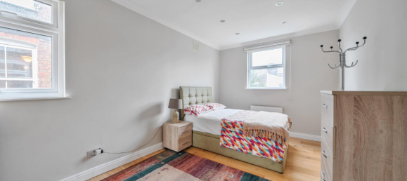 2 bedrooms Apartment in London, United Kingdom No. 12411 4