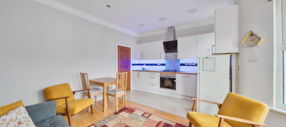 2 bedrooms Apartment in London, United Kingdom No. 12411 3