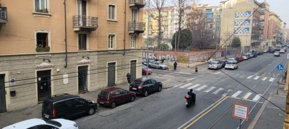 3 rooms Apartment in Turin, Italy No. 133543 5