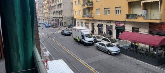 3 rooms Apartment in Turin, Italy No. 133543 3