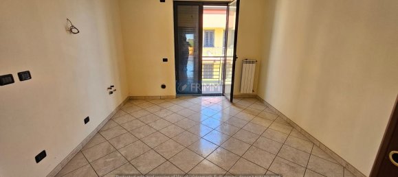 3 Schlafzimmer Wohnung in Castello di Cisterna, Italy, Nr. 347474 4