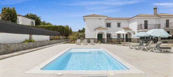 5 bedrooms Villa in Alhaurin de la Torre, Spain No. 133755 3