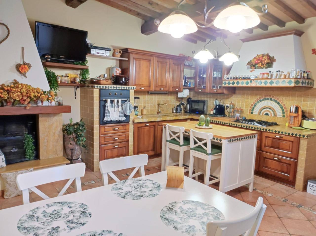 6 rooms House in Viareggio, Italy No. 155313