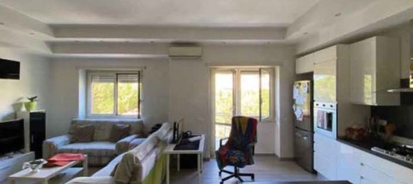 4 bedrooms Apartment in Rome, Italy No. 313729 17