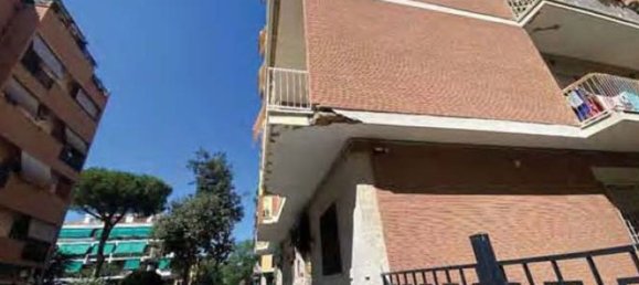 4 bedrooms Apartment in Rome, Italy No. 313729 10