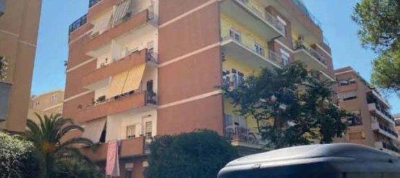 4 bedrooms Apartment in Rome, Italy No. 313729 9