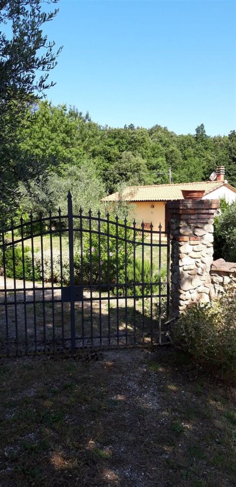 2 bedrooms House in Montecatini Val di Cecina, Italy No. 401750