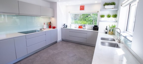 4 Schlafzimmer Villa in Faro, Portugal, Nr. 106799 9