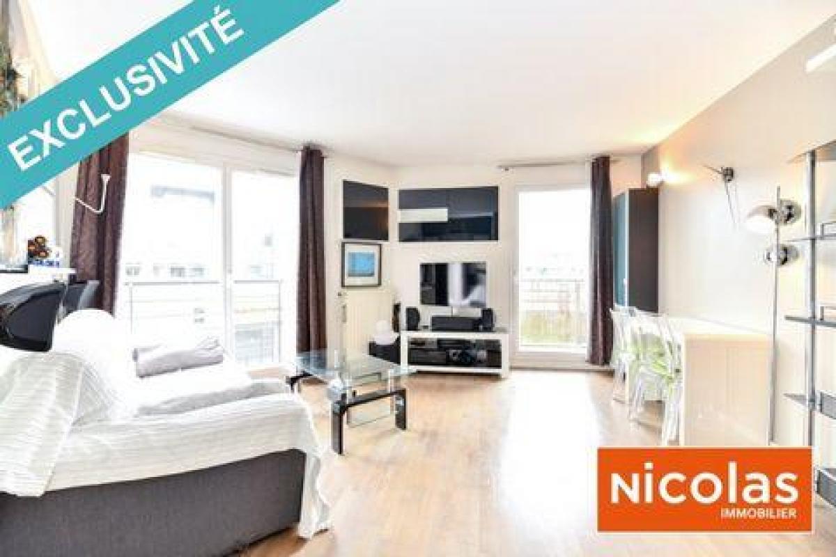 Studio in Massy, France No. 25738