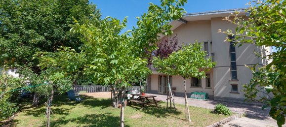 4-salle Appartement à Lizzano in Belvedere, Italy No. 285932 3