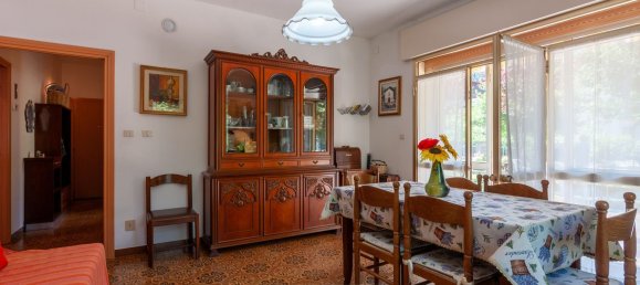 4-salle Appartement à Lizzano in Belvedere, Italy No. 285932 15