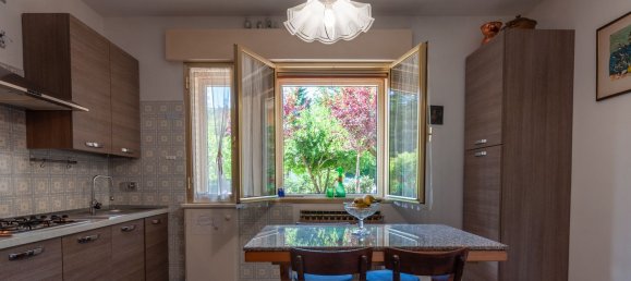 4-salle Appartement à Lizzano in Belvedere, Italy No. 285932 13