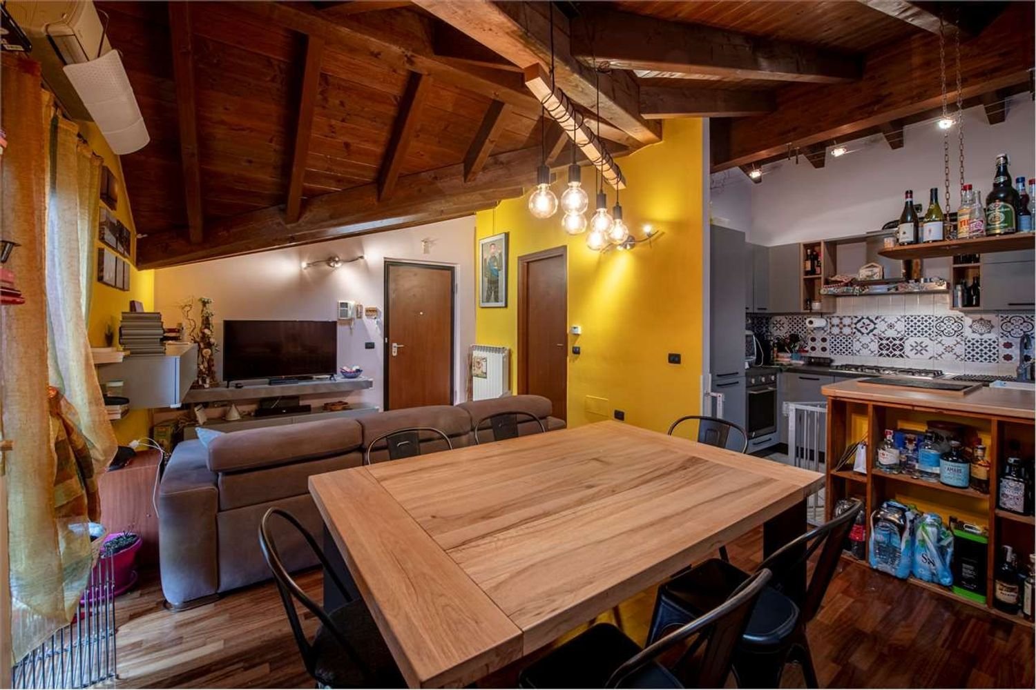 3-salle Appartement à Sesto Calende, Italy No. 60775