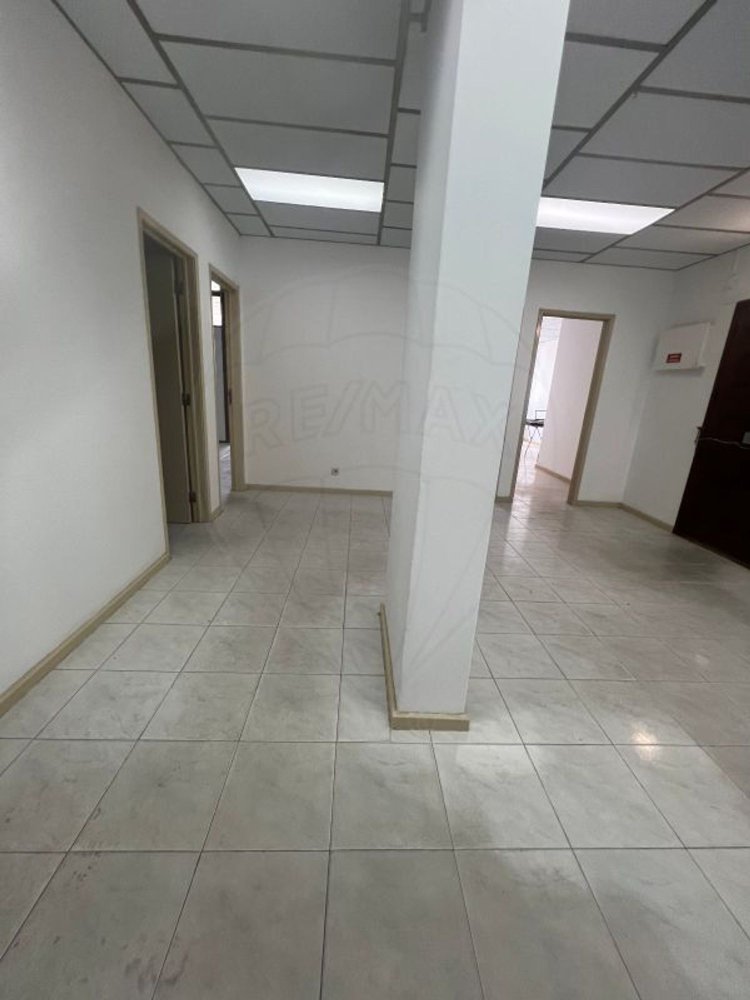  عقار تجاري في Almada, Portugal 98متر مربع رقم 38834