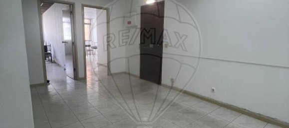  عقار تجاري في Almada, Portugal 98متر مربع رقم 38834 2