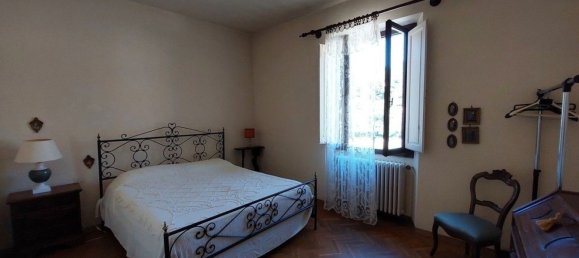 4 rooms Apartment in Arezzo, Italy No. 214614 17