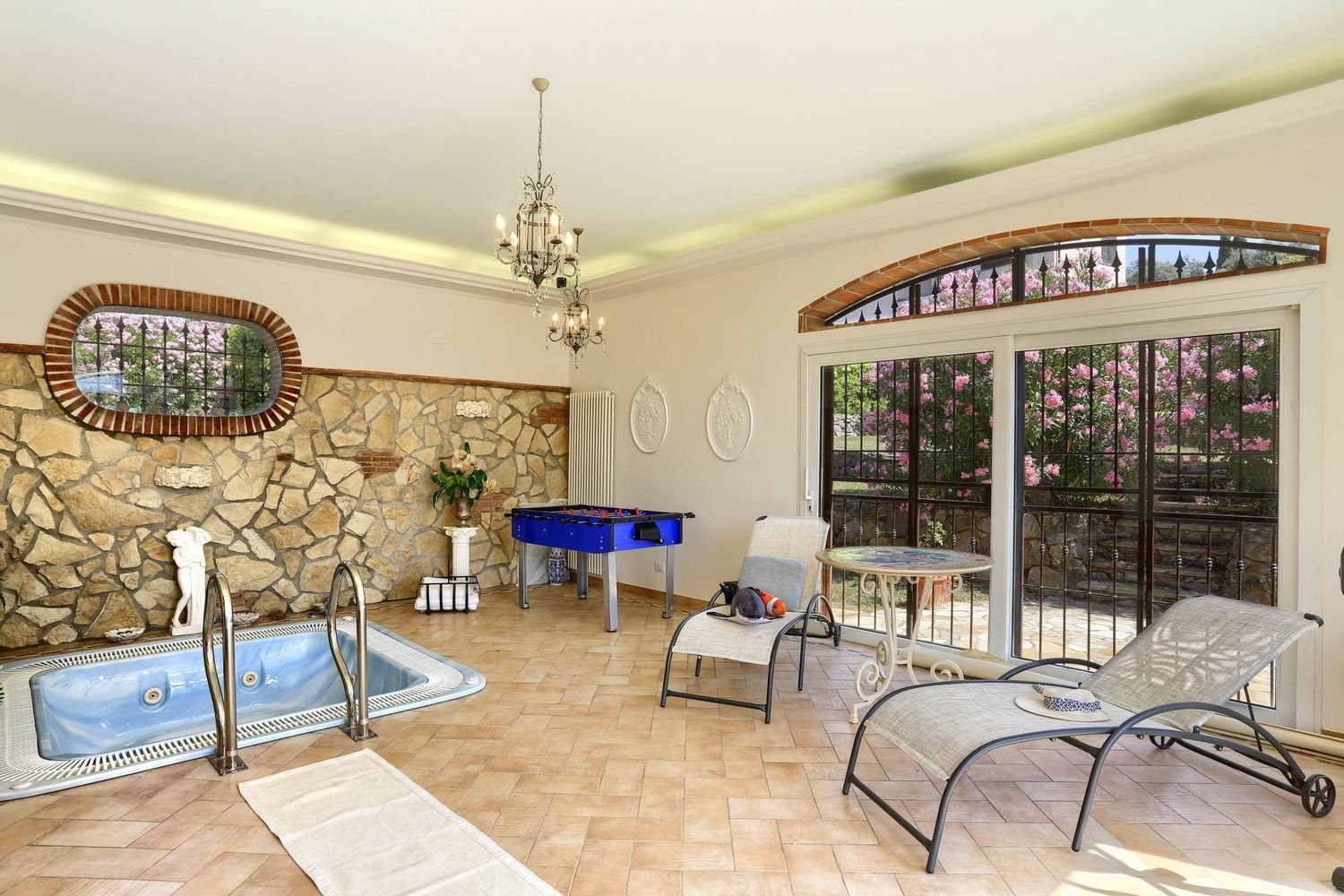 8 rooms Villa in Montescudaio, Italy No. 300296