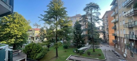 Apartamento de 3 dormitorios en Monza, Italy No. 364632 15