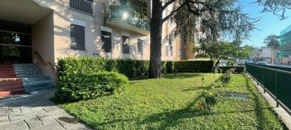 Apartamento de 3 dormitorios en Monza, Italy No. 364632 4