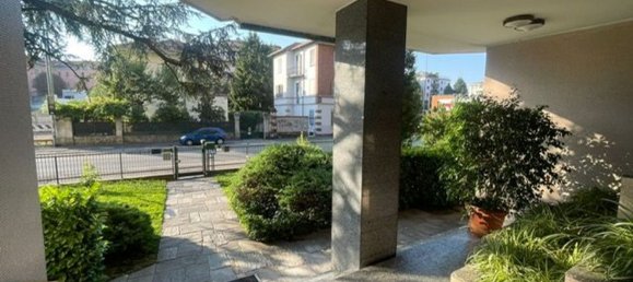 Apartamento de 3 dormitorios en Monza, Italy No. 364632 8