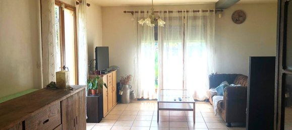 Casa de 3 dormitorios en Crecy-la-Chapelle, France No. 187415 4