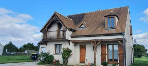 Casa de 3 dormitorios en Crecy-la-Chapelle, France No. 187415 2