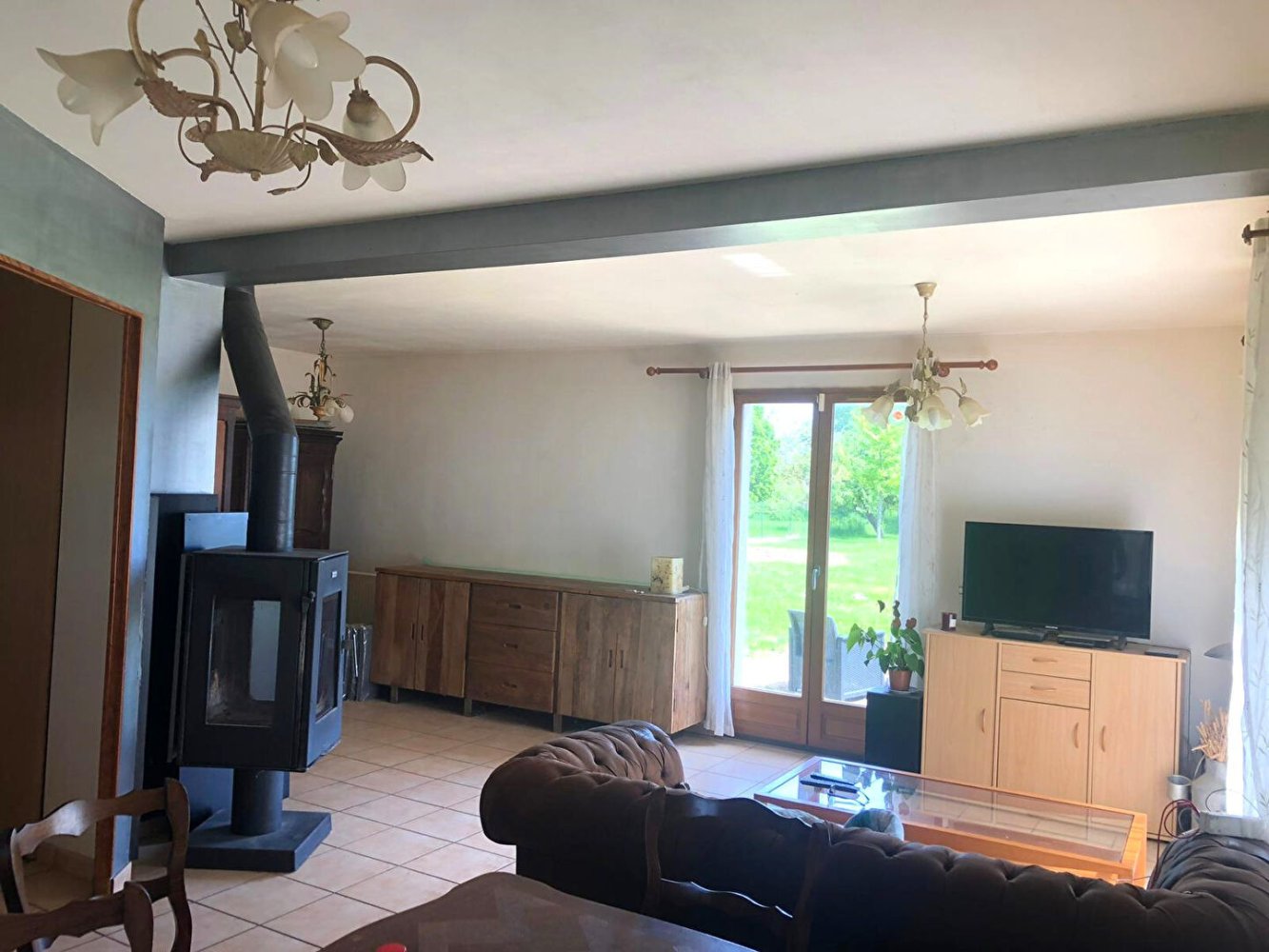 Casa de 3 dormitorios en Crecy-la-Chapelle, France No. 187415