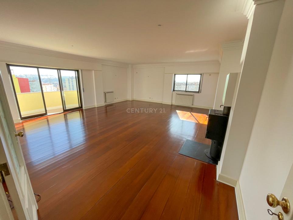 5 bedrooms Apartment in Odivelas, Portugal No. 65663