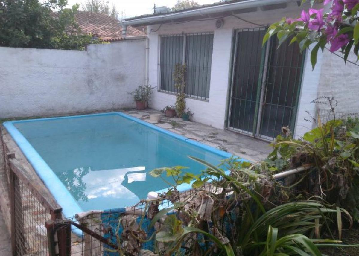 3 bedrooms House in Ituzaingo, Argentina No. 75417