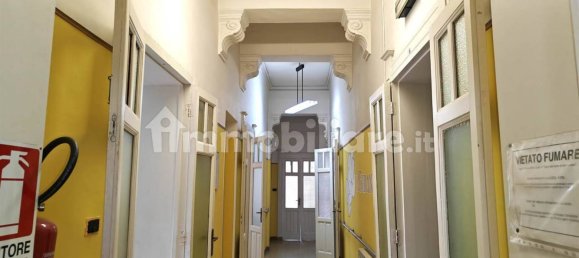 Квартира с 9 спальнями в Мессина, Италия № 143769 3