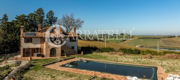 20 rooms House in Castiglione del Lago, Italy No. 46321 12